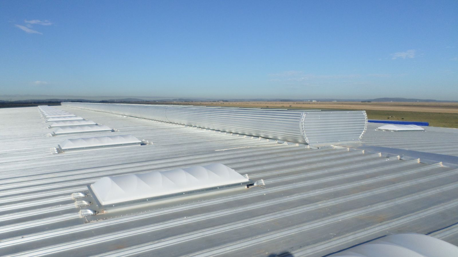 Sistema de ventilação natural na cobertura